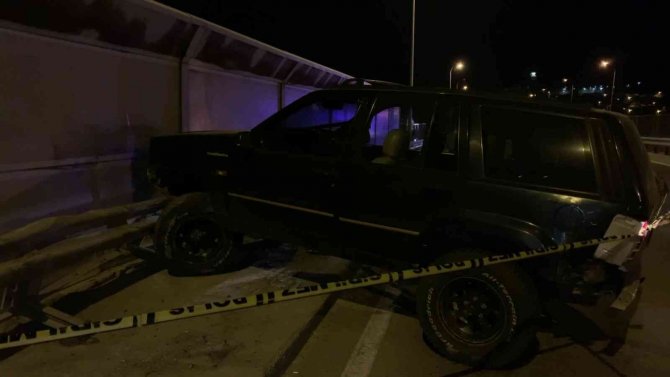 Aracını viyadüğe sürdü, başarılı olamayınca atlayarak intihar etti