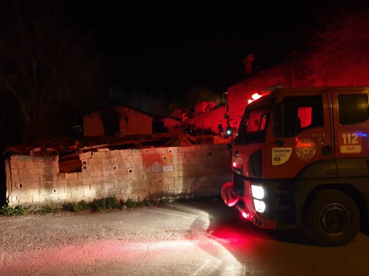 Evde çıkan yangında hayatını kaybetti