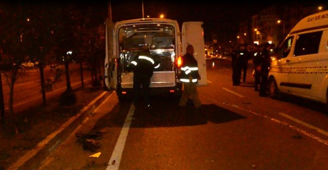 Motosikletin çarptığı yaya hayatını kaybetti, sürücü ağır yaralandı