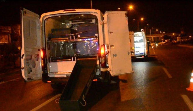 Motosikletin çarptığı yaya hayatını kaybetti, sürücü ağır yaralandı