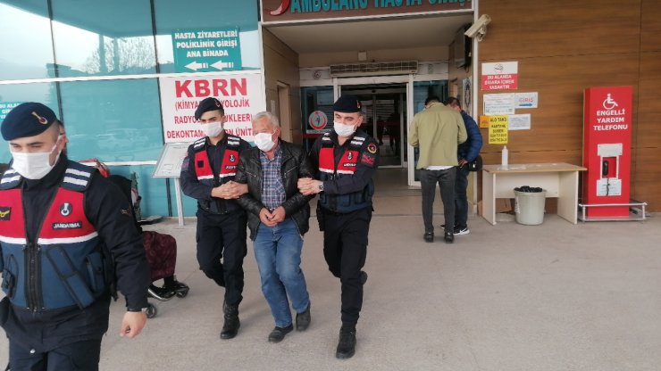 Öldürdüğü gebe köpeği traktörün arkasında sürükleyen şüpheli serbest