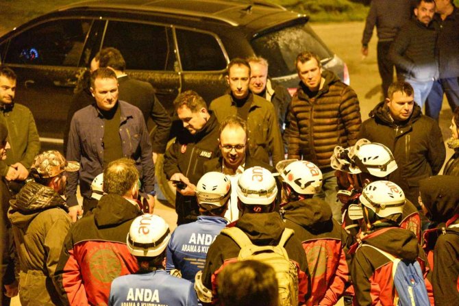 Orman yangını 12 saatin ardından kontrol altına alındı