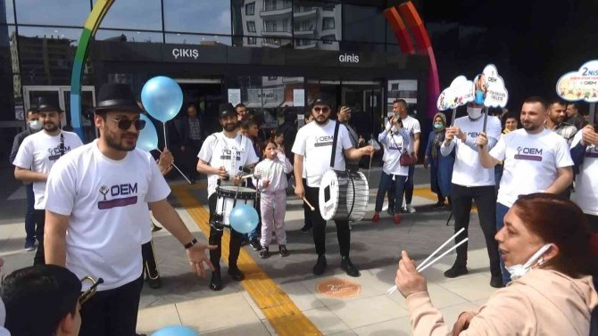 Otizmli çocuklar için farkındalık etkinliği düzenlendi