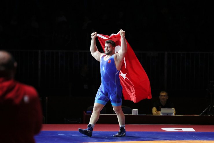 Rıza Kayaalp, 11'inci kez Avrupa şampiyonu oldu