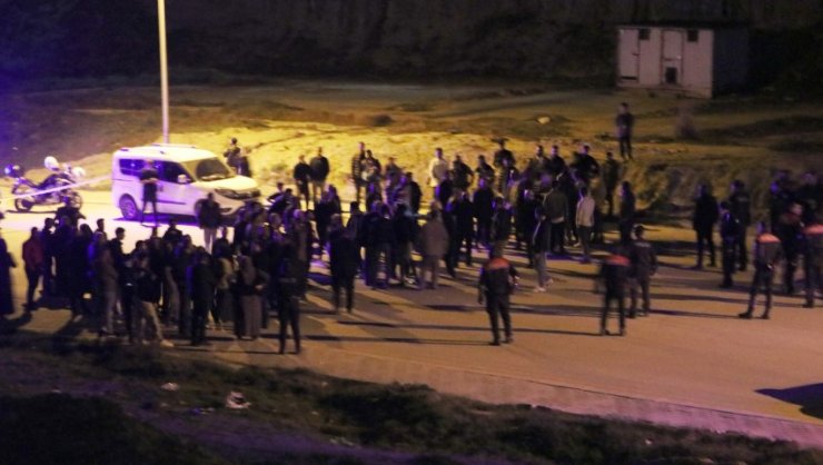 Servis şoförü sokak ortasında bıçaklanarak öldürüldü