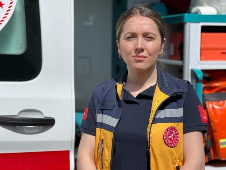 Terk edilen bebeğe süt anne olan sağlık çalışanı: Öz kızımı emziriyormuş gibi hissettim