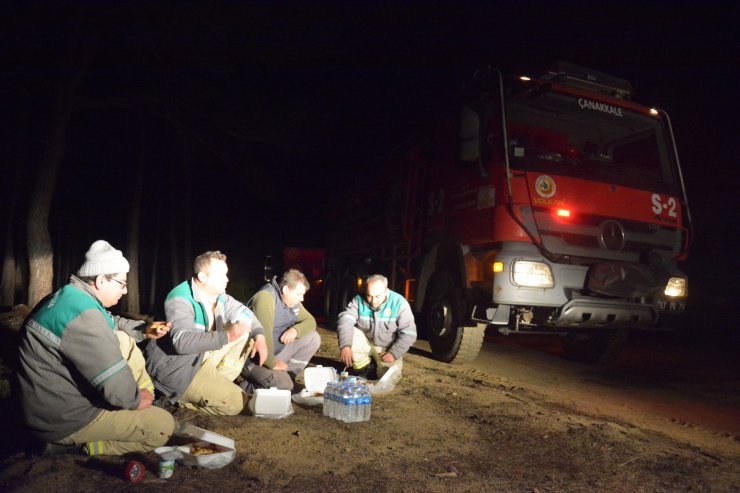Yangına müdahale ederken ilk sahurlarını yaptılar