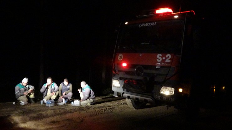 Yangına müdahale ederken ilk sahurlarını yaptılar