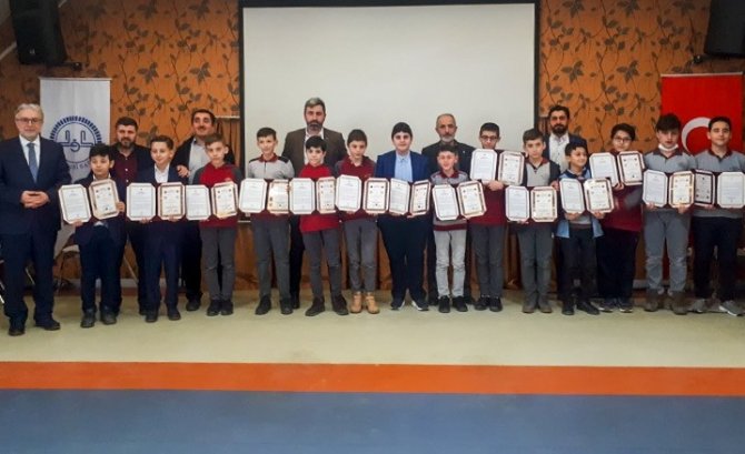 34 öğrenciye hafızlık belgeleri takdim edildi