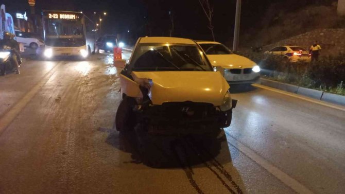 Aydınlatma direğini devirerek durabildi