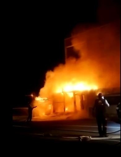 Aynı mahallede 3 ayrı yangın korkuttu