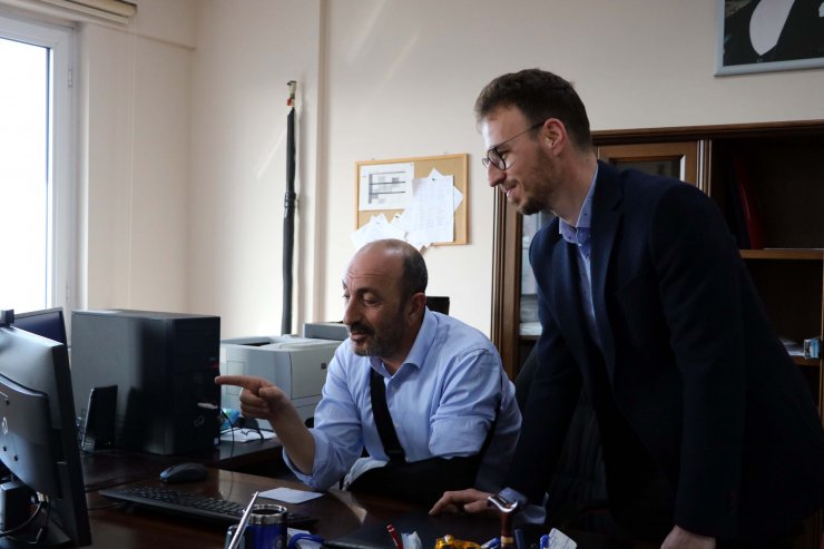  'Covid-19'a karşı zerdeçal türevleriyle ilaç yapılabilir'