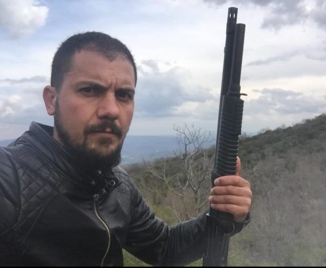 Dehşet saçtı: Eşi ile oğlunu öldürdü, kendisi ile kızını yaraladı