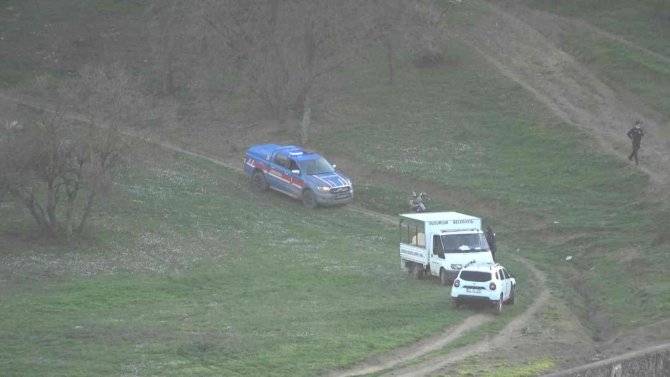 Dehşete düşüren olay, anne ile oğlu ölü bulundu, baba ile kızı yaralı