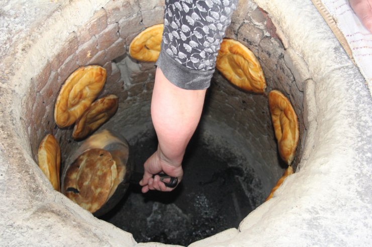 Erzincan'da 'tok tutan' tandır ketesi, sahur sofralarının vazgeçilmezi