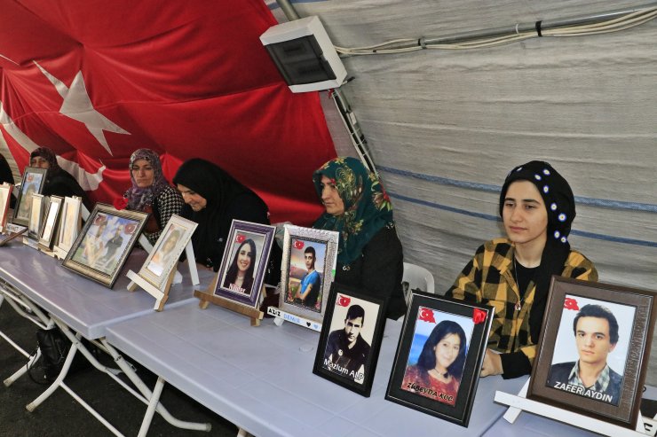 Evlat nöbetindeki baba: Oğlum, seni almadan buradan kalkmayacağım