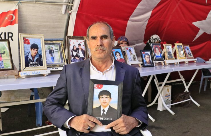 Evlat nöbetindeki baba: Oğlum, seni almadan buradan kalkmayacağım