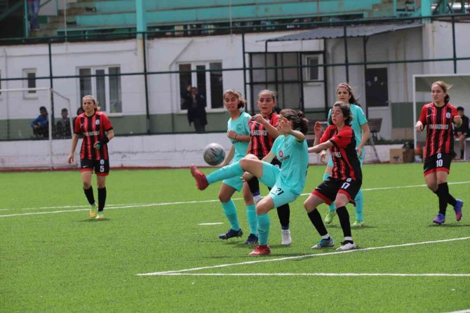 Horozkentspor, Afyon’u 8 golle geçti