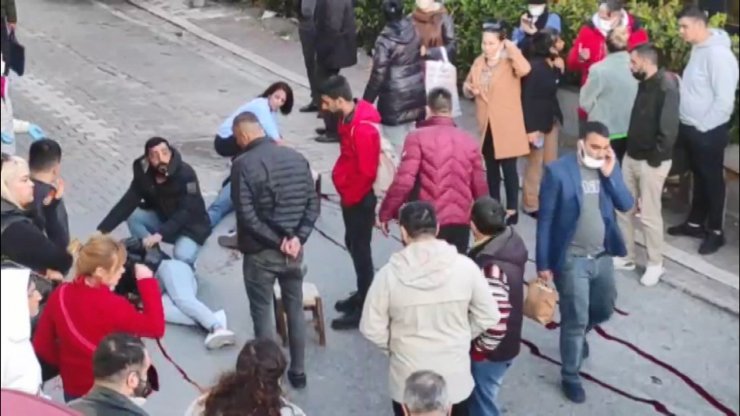 Kadını öldürüp aynı silahla intihar girişiminde bulundu