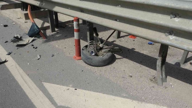 Kararsız sürücü karayolunu savaş alanına çevirdi: 2 yaralı