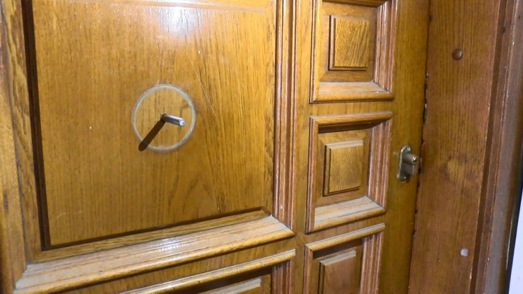 Kurye olarak geldiği binadan kapı topuzunu çaldı