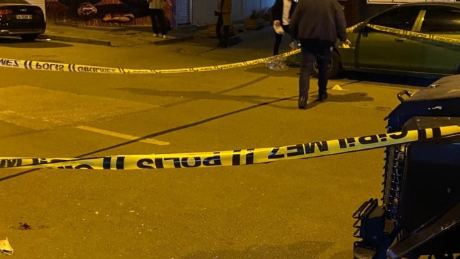 Oğlunu bıçaklandığını görünce kurşun yağdırdı: 3 yaralı