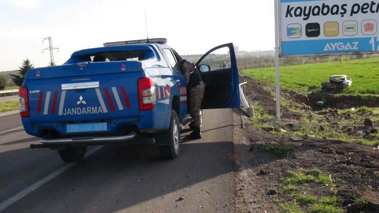 Otomobil devrildi: 3 yaralı