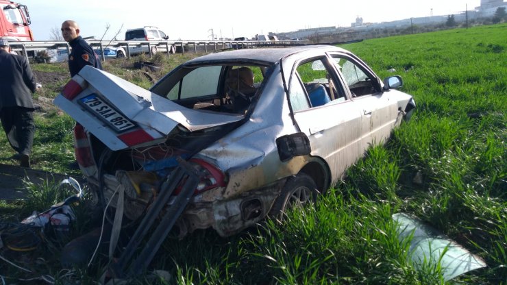 Otomobil devrildi: 3 yaralı