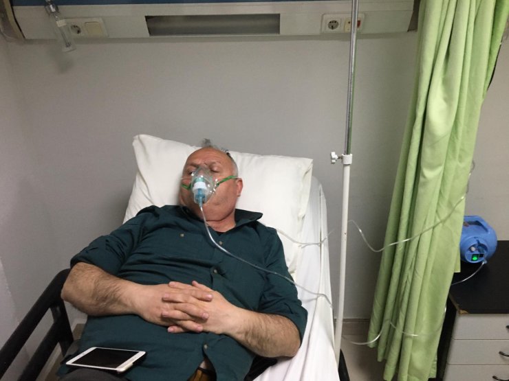 Sahurda ocakta unutulan yemekten çıkan yangında dumandan etkilendiler