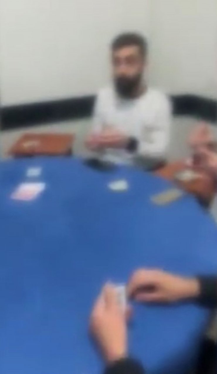 Sancaktepe'de kumar oynatılan kıraathaneye baskın