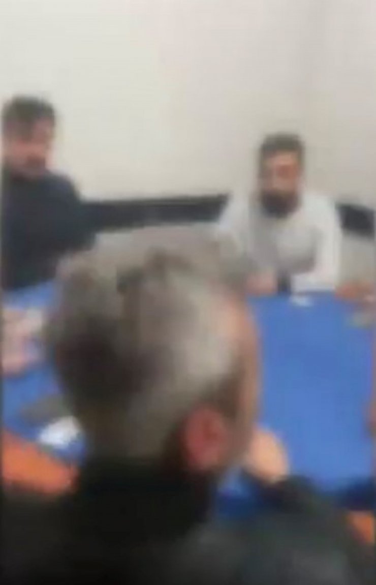 Sancaktepe'de kumar oynatılan kıraathaneye baskın