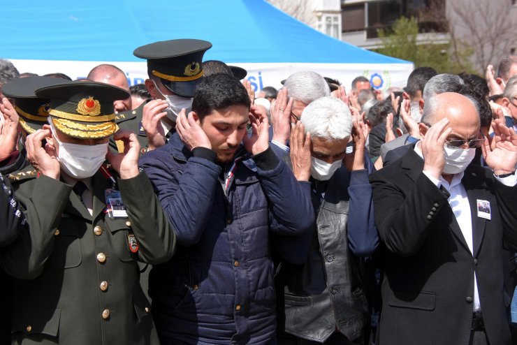 Şehit asteğmen, son yolculuğuna uğurlandı