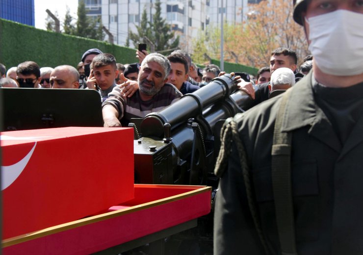 Şehit asteğmen, son yolculuğuna uğurlandı