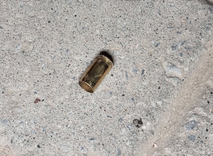 Sokak ortasında silahlı çatışma: 1 ölü, 2 yaralı