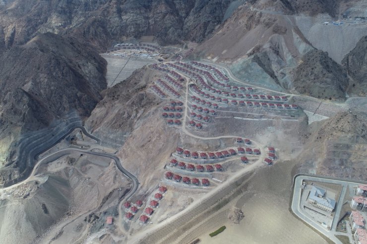 Su altında kalacak Yusufeli’nin yeni yerleşim yerinde 3 etap tamam