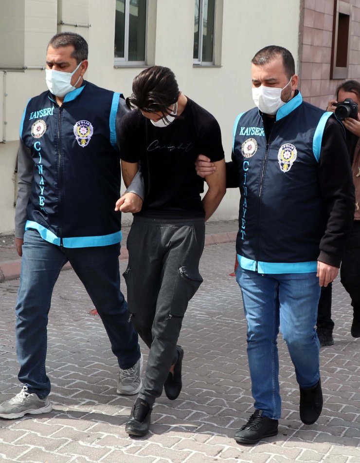 Suriyeliyi öldürüp, yangın izlenimi veren 2 şüpheli adliyede