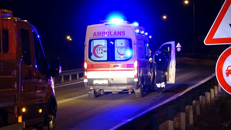 TEM otoyolunda geri manevra yapan sürücü, yardımcı olan babasını ezdi