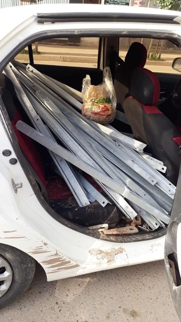 2 adet akü ve elektrik direğini parçalayarak çalan 4 kişi yakalandı