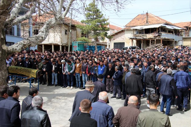 Cirit antrenmanında attan düşerek ölen genç toprağa verildi