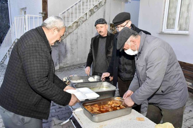 Bu köyden iftar yapmadan ‘Geçit’ yok