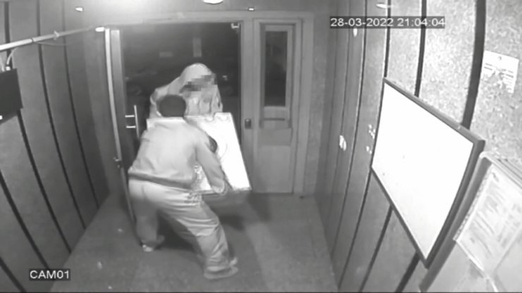 Çamaşır makinası hırsızlığı kamerada 