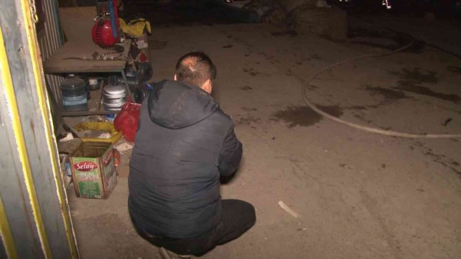 Geri dönüşüm deposunda yangın çıktı