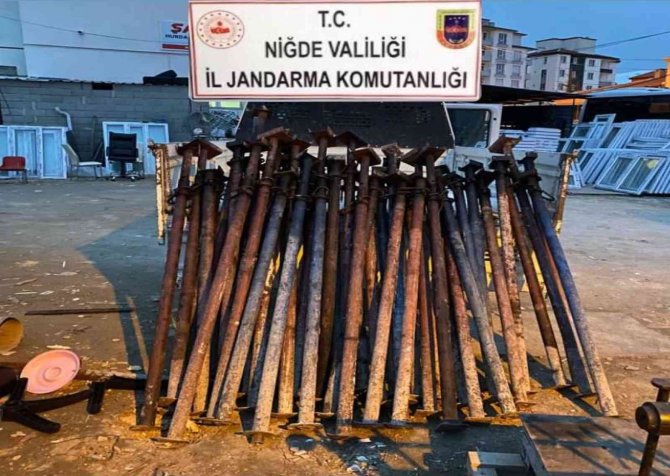 Hırsızlık zanlısı 3 kişi yakalandı