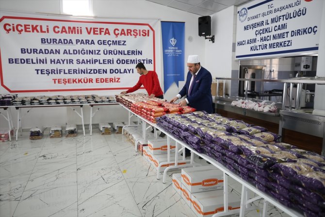 Camide oluşturulan "Vefa Çarşısı" yardımlaşma köprüsü oldu