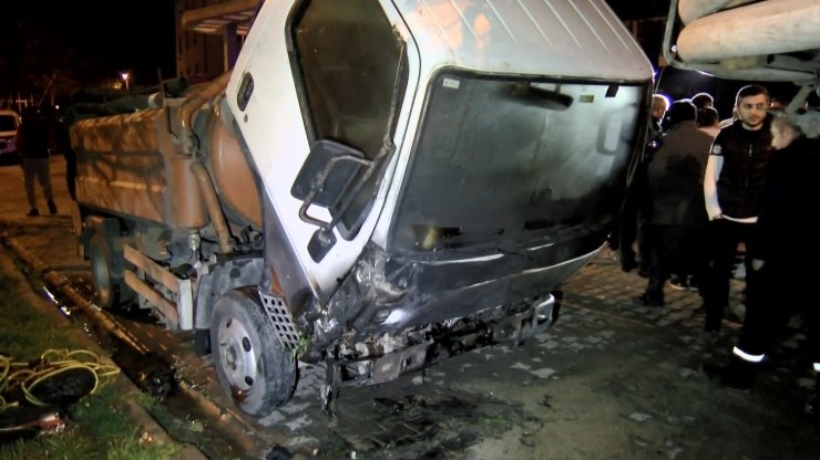 Kundaklanan 2 vidanjör alev alev yandı