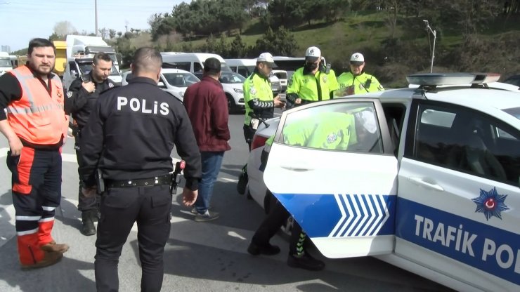 Otomobilin çarptığı motosiklet sürücüsü hayatını kaybetti