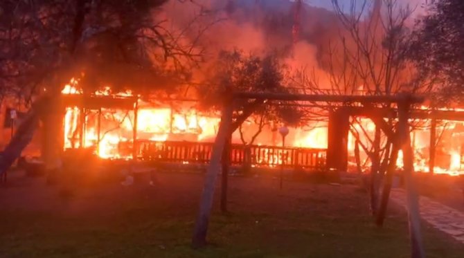 Pansiyon yangını korkuttu