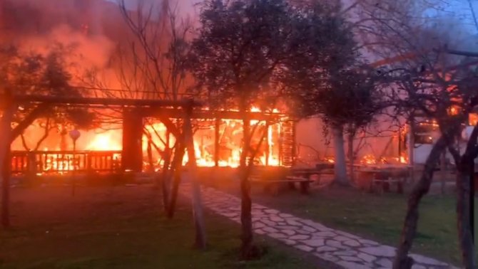 Pansiyon yangını korkuttu