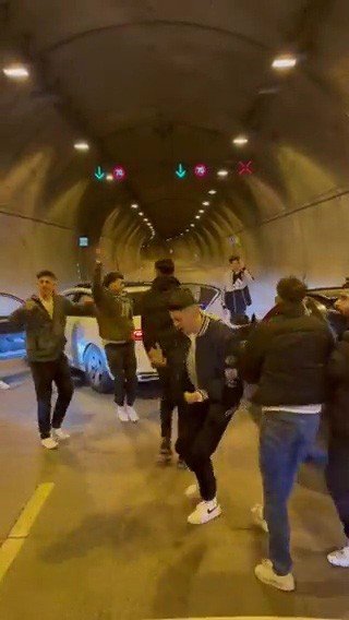 Tüneli kapatıp  trafiği tehlikeye atan şahıslara ceza yağdı