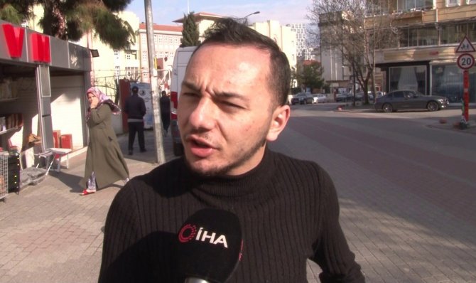 Yolun karşısına geçen yayaya otomobilin çarptığı feci kaza kamerada